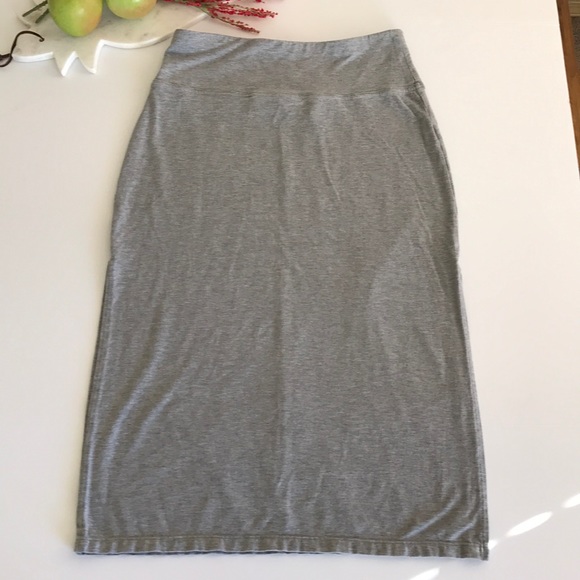 Athleta Dresses & Skirts - Athleta Size Small Gray Mid Calf Length Skirt